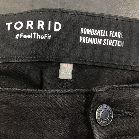 Torrid Bombshell Flare Premium Stretch Women’s Black Jeans - Size 30T - Picture 3 of 4